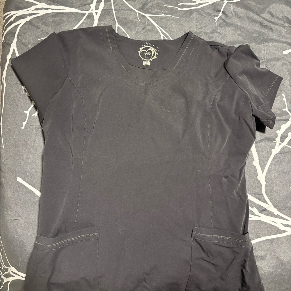 Assorted Scrubs - Picture 4 of 9